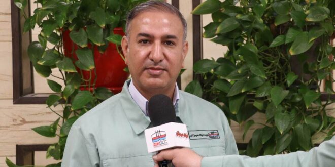 مهدی شکری‌زاده، مدیر فروش و بازاریابی شرکت فولاد هرمزگان، در گفتگو با روابط عمومی این شرکت اعلام کرد: کسب تندیس صادرکننده نمونه ملی، حاصل سال‌ها تلاش هدفمند، تجربه ،تعهد و تخصص فنی در مسیر توسعه صادرات است و این موفقیت نمادی از رویکرد پایدار شرکت در ارتقای کیفیت محصولات، گسترش بازارهای بین‌المللی و تقویت جایگاه صنعت فولاد ایران در سطح جهانی محسوب می‌شود.